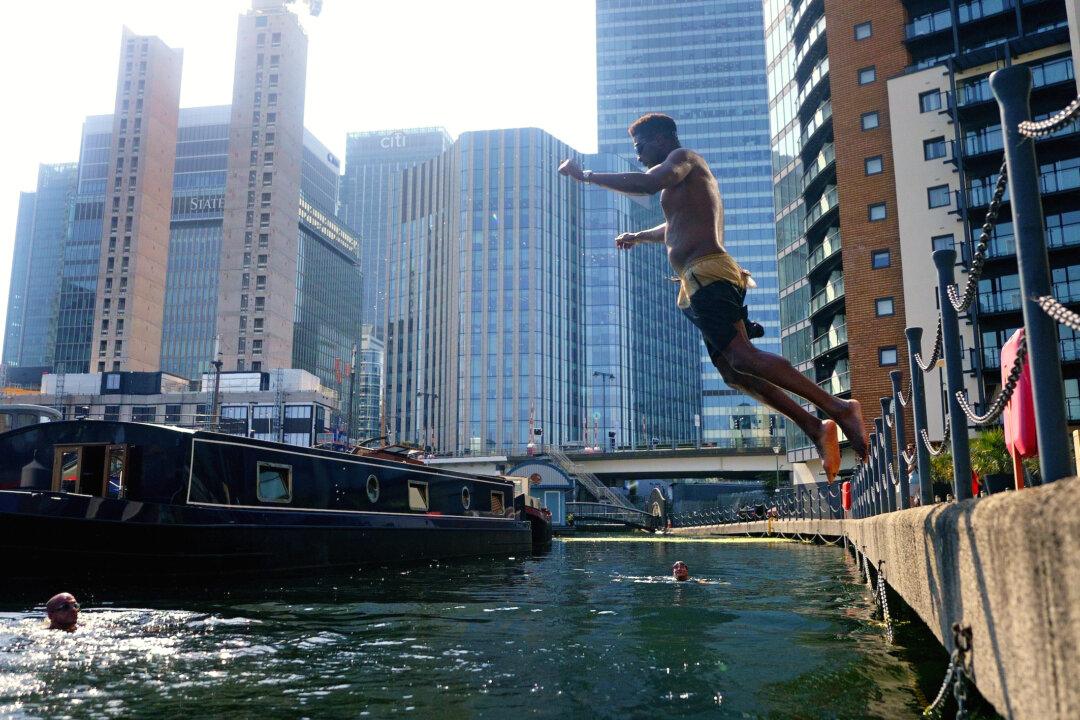 England’s Temperature Exceeds 40C for the First Time