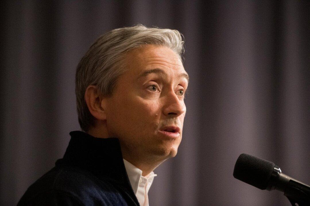 Industry Minister Suggests Rogers Outage Could Weigh on $26-Billion Shaw Deal