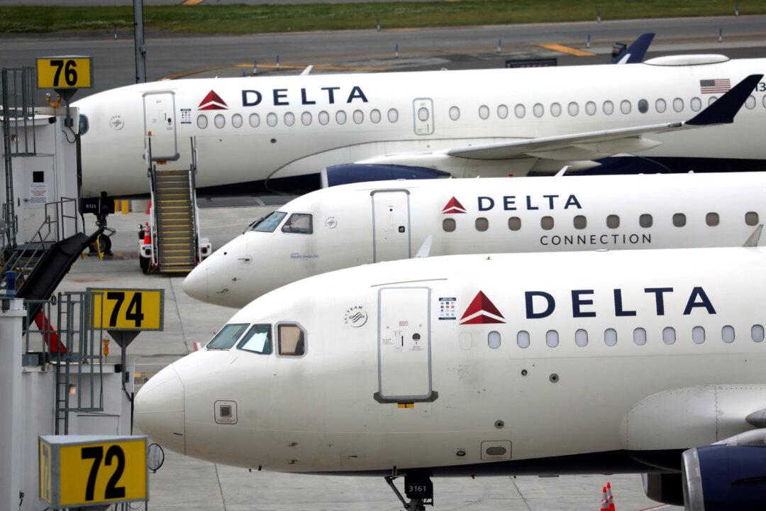 Delta Pilots Vote to Strike for New Contracts