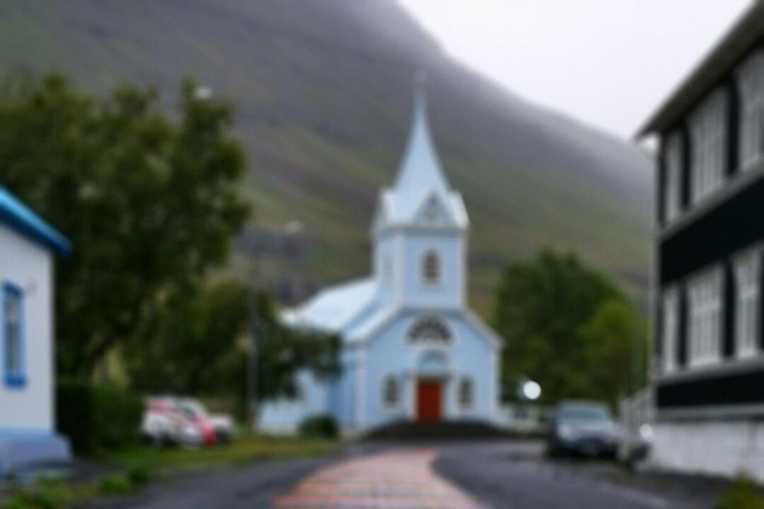 Over 100 Florida Churches File Suit to Leave United Methodist Church