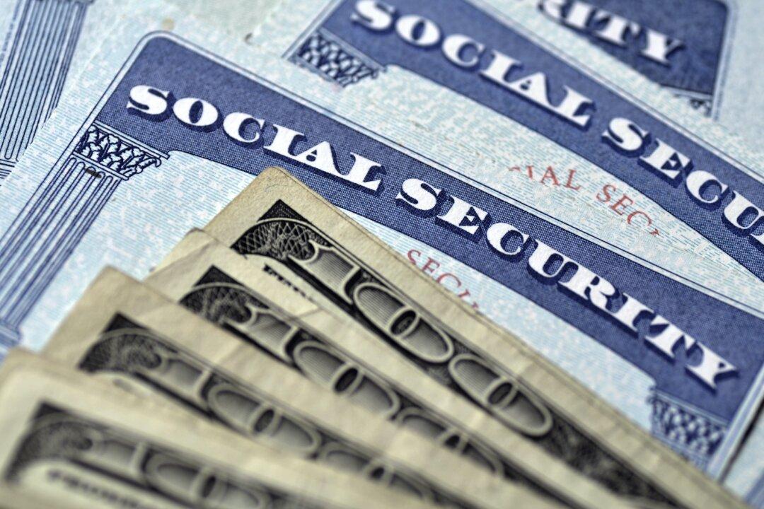 1st Half of Potential $1,600 Direct Payment to Be Sent in Just 2 Weeks