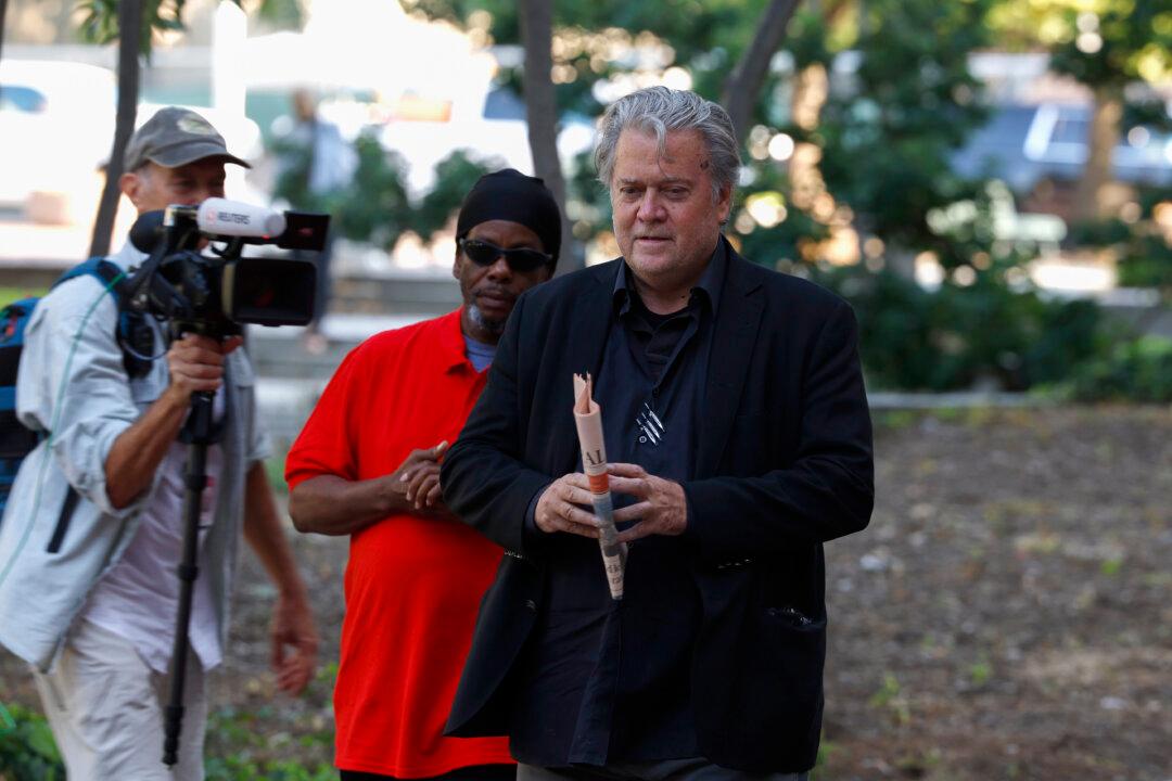 Prosecution Witness in Steve Bannon Case Acknowledges Being in Same Book Club as Prosecutor