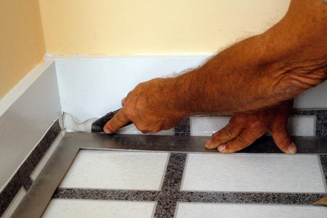 Do It Yourself: Lay Vinyl Sheet Flooring