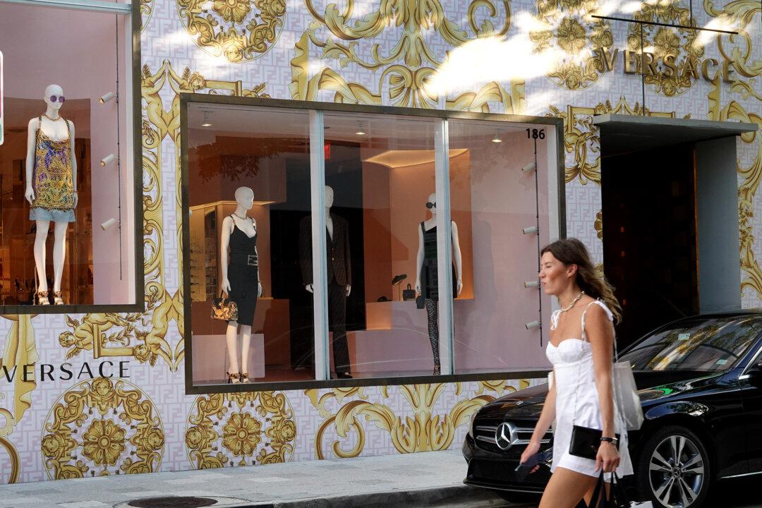 Donatella Versace Steps Down as Creative Director