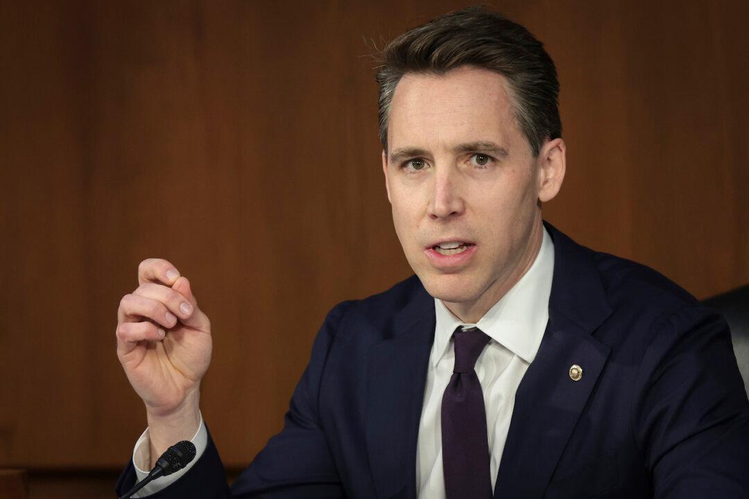 ‘Very Disturbing Possibility’ US Manufacturing Helped Build Chinese Spy Balloon, Sen. Hawley Says