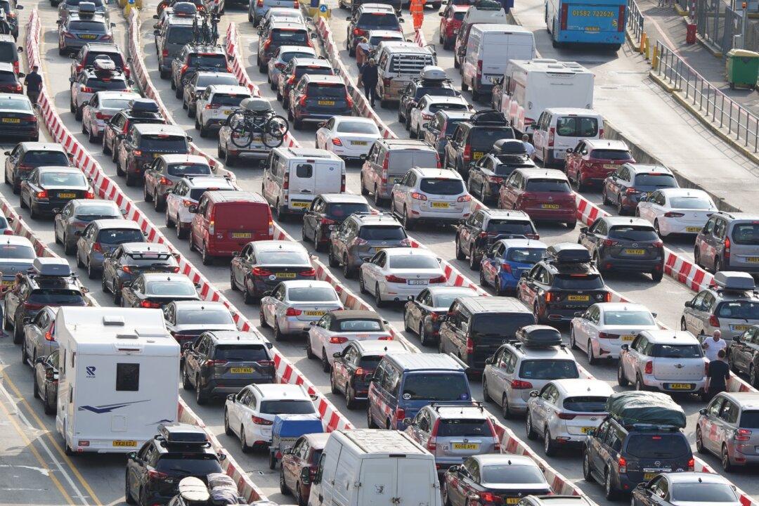 UK Holidaymakers Face More Long Delays at Port of Dover