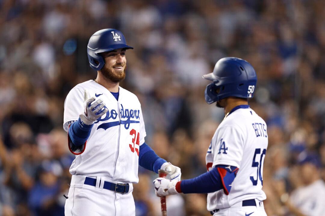 Cody Bellinger Hit Grand Slam for Dodgers 5–1 Win Over Giants