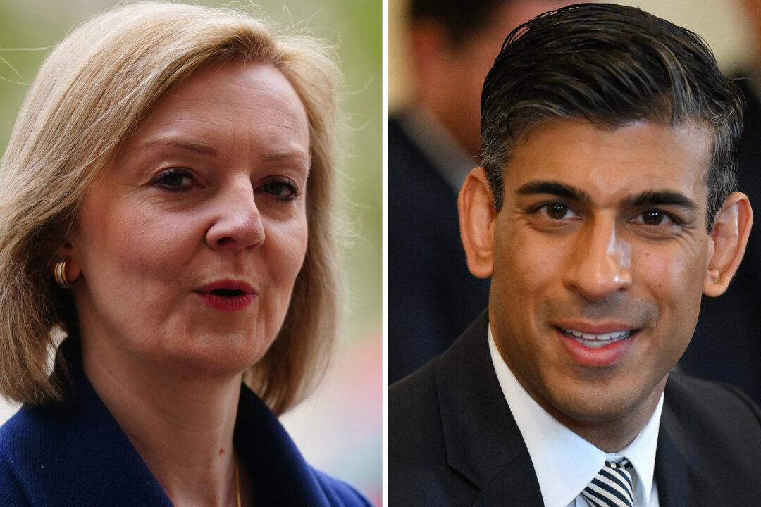 Truss Promises EU ‘Red Tape Bonfire,’ While Sunak Touts ‘Commonsense Thatcherism’