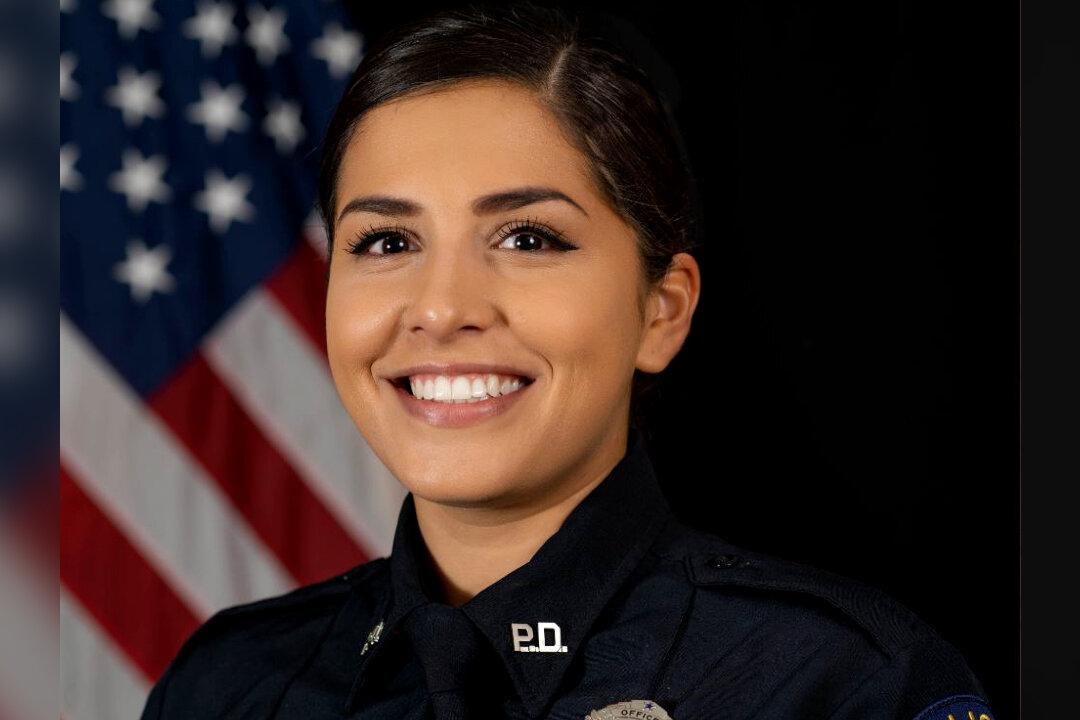Texas Police Officer in Stable Condition After She Was Shot in Face by Carjacking Suspect