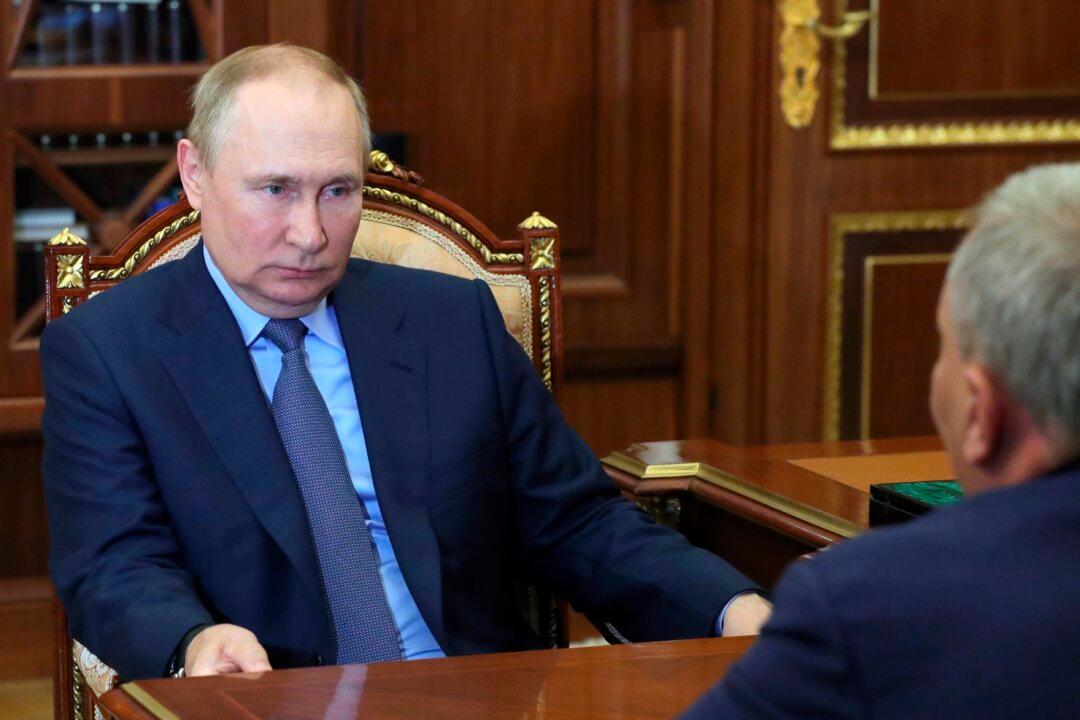 Putin Signs Bill to Suspend Last Nuclear Arms Treaty With US