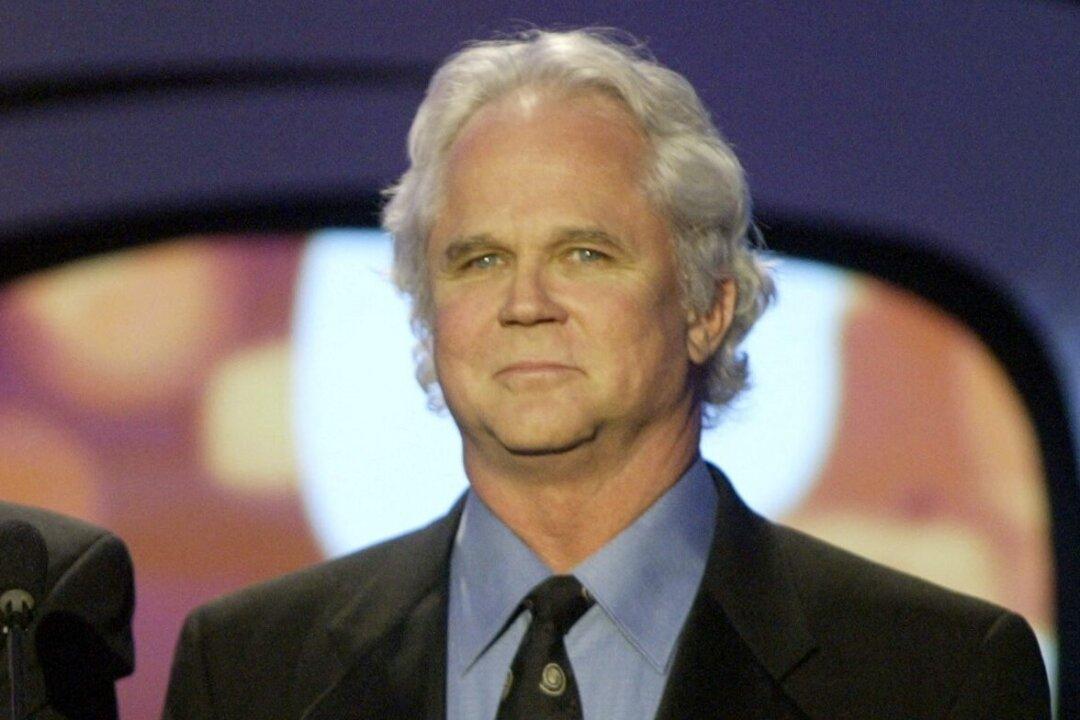 ‘Leave It to Beaver’ Co-Star Tony Dow Dies at 77