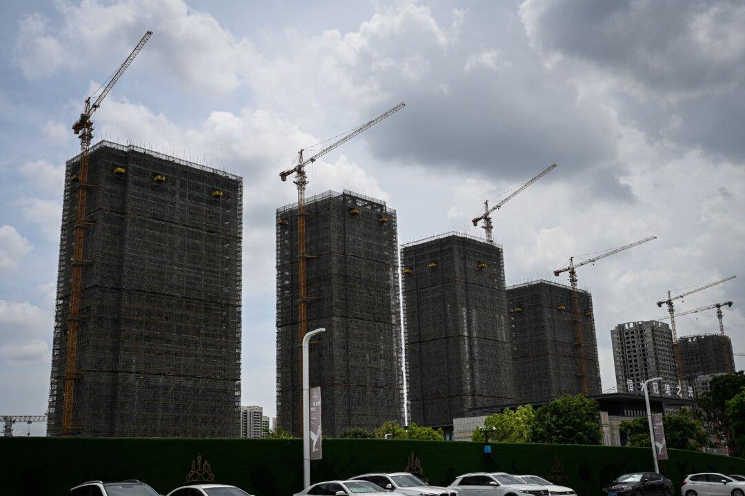 China Collects $44 Billion to Save Real Estate Developers, 500,000 Presale House Buyers Stop Mortgage Payments