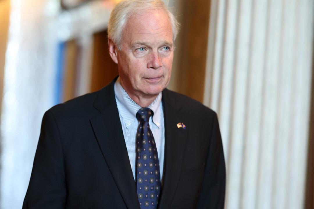 EXCLUSIVE: US Sen. Ron Johnson Tells FAA: Answer Questions About Pilots’ Health, Possible Effects of COVID-19 Shots