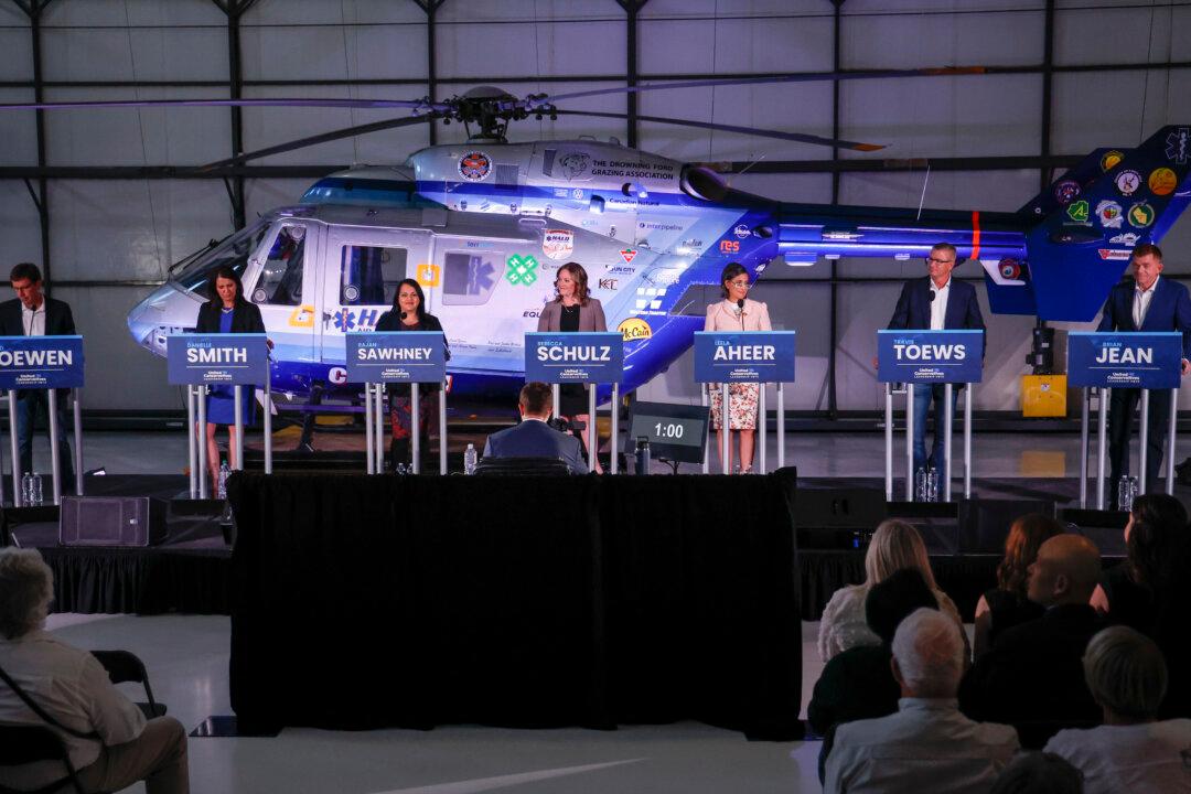 Alberta UCP Leadership Candidates Discuss Unity, Alberta-Ottawa Relations in First Debate