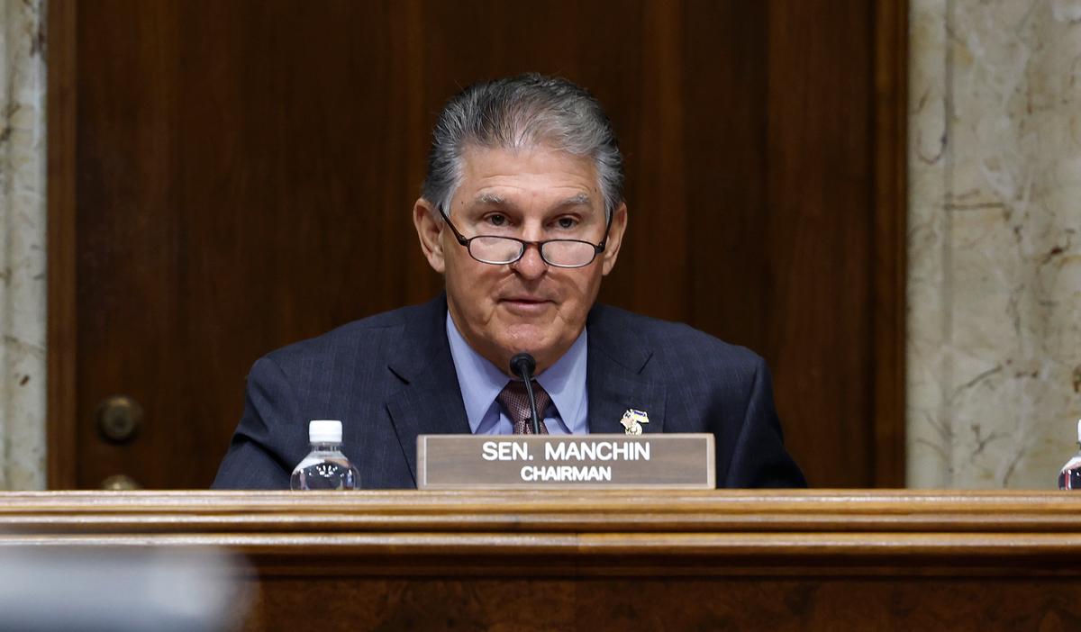 Joe Manchin’s New Tax Bill Could Help Hydrogen Electric Vehicles