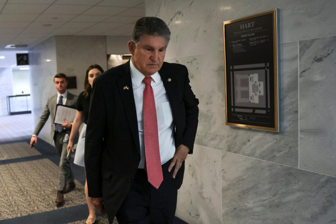 Manchin Flip-Flop Emphasizes Need for a Flat Tax Amendment