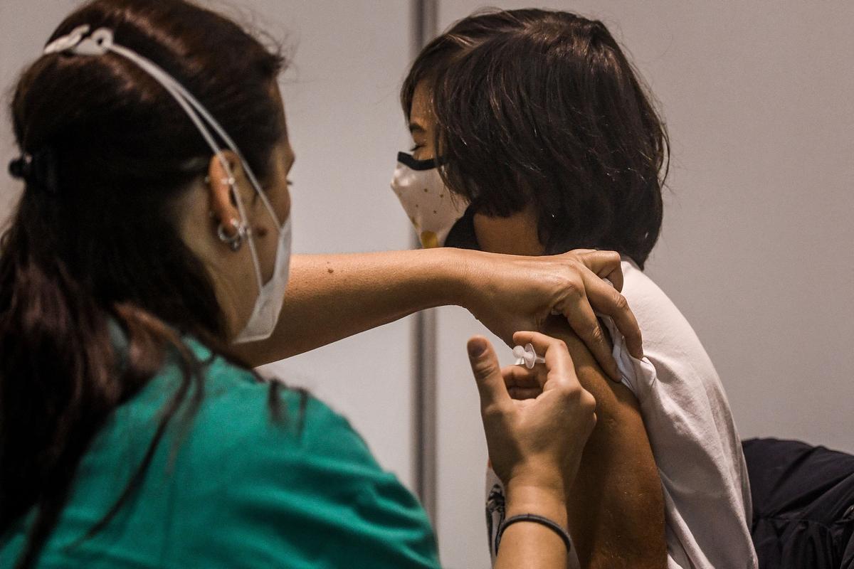 Vaccinated and Boosted People Have Less Protection Against BA.5 Than BA.2 Variant: Study