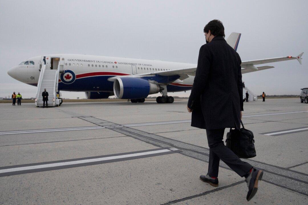 Emissions From Trudeau’s Travels Not Being Systematically Tracked, Say Feds