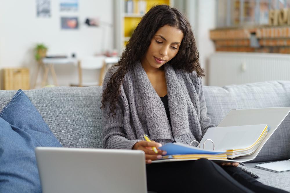 A Simple Way to Organize Your Home Life: Building Your Mom Binder
