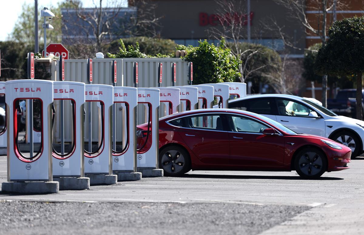 Ford EV Customers to Access Tesla’s 12,000 Superchargers