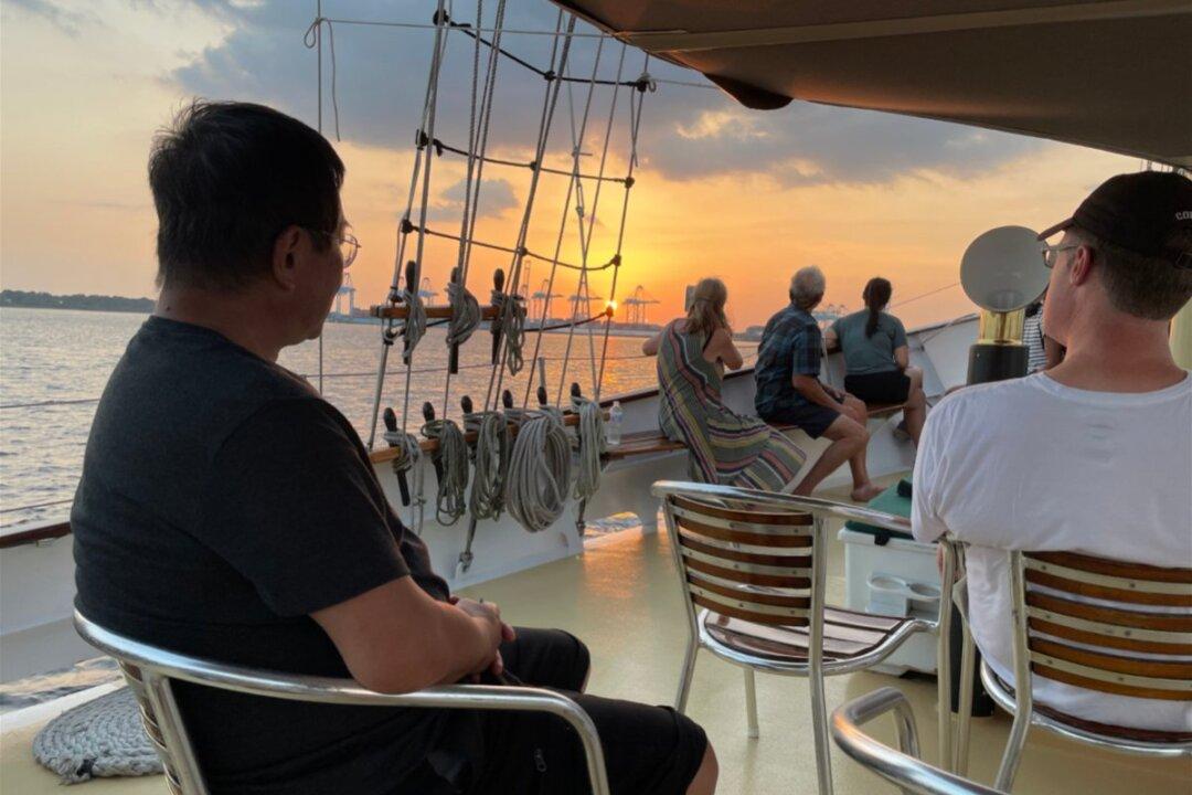 Writer Shi Shan Shares a Place Called Home After Trekking Around the World for Almost 20 Years