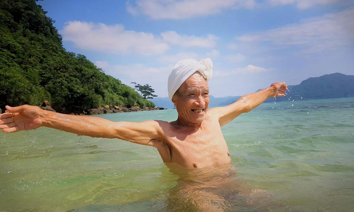 87-Year-Old ‘Japanese Castaway’ Lives on Desert Island for 29 Years Until Forced to Come Home Due to Age