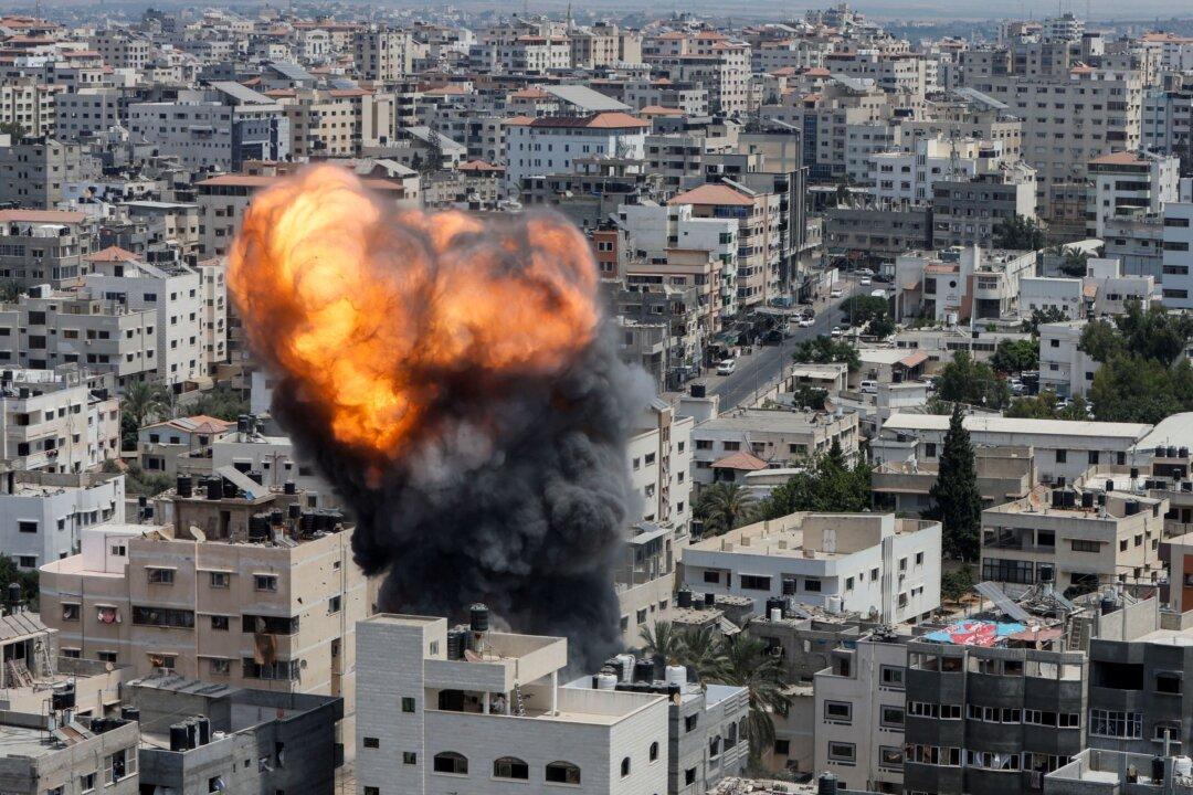 Air Strikes, Rocket Attacks Push Israel, Gaza Into Second Day of Fighting