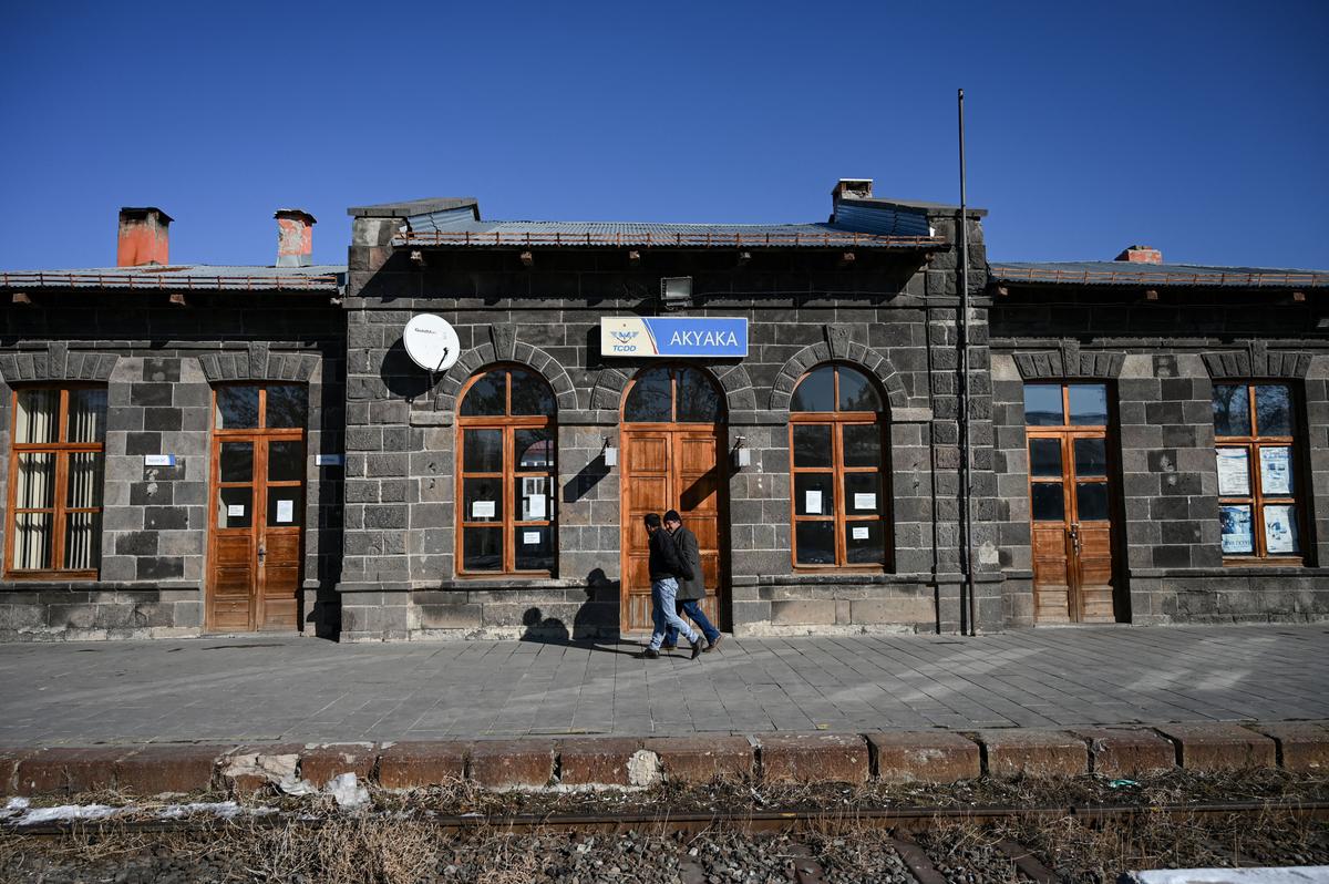 Turkey, Armenia Move to Normalize Ties Despite Historical Antagonism