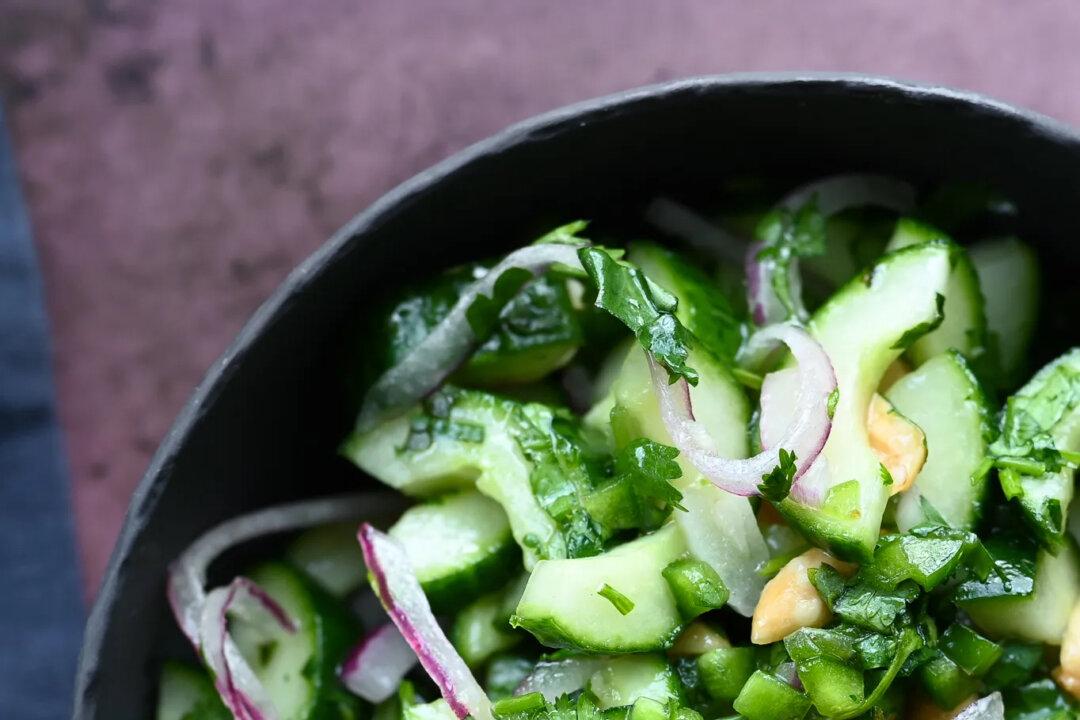 Thai Cucumber Salad With Peanuts