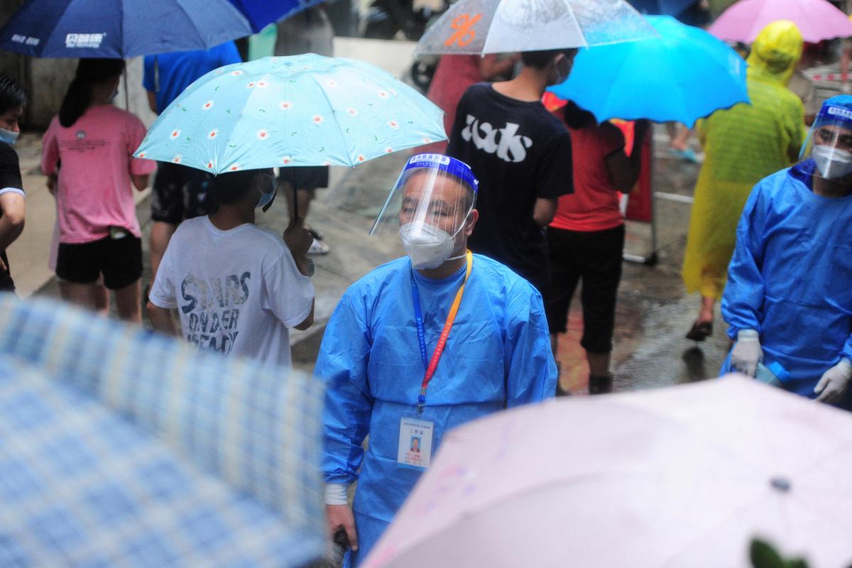 80,000 Tourists Stranded in Hainan as COVID-19 Sweeps China’s Resort Island