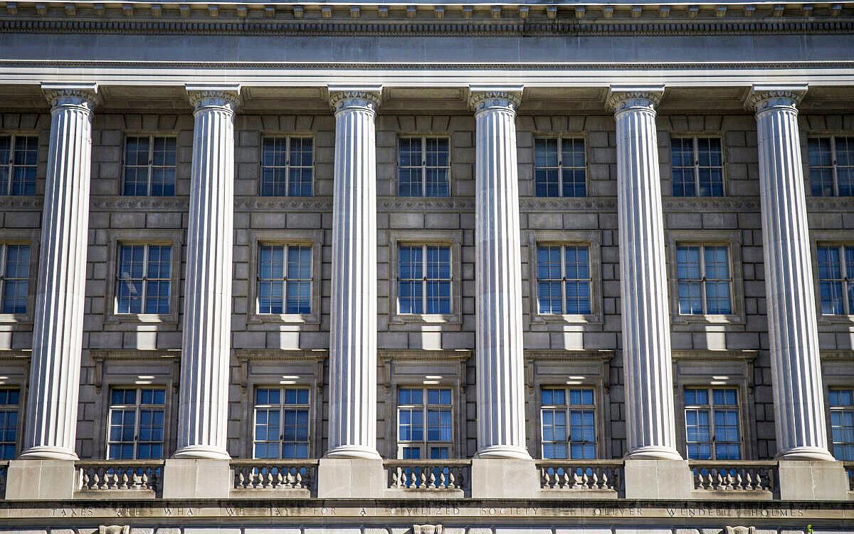 IRS Job Ad Seeks Agents ‘Willing to Use Deadly Force’