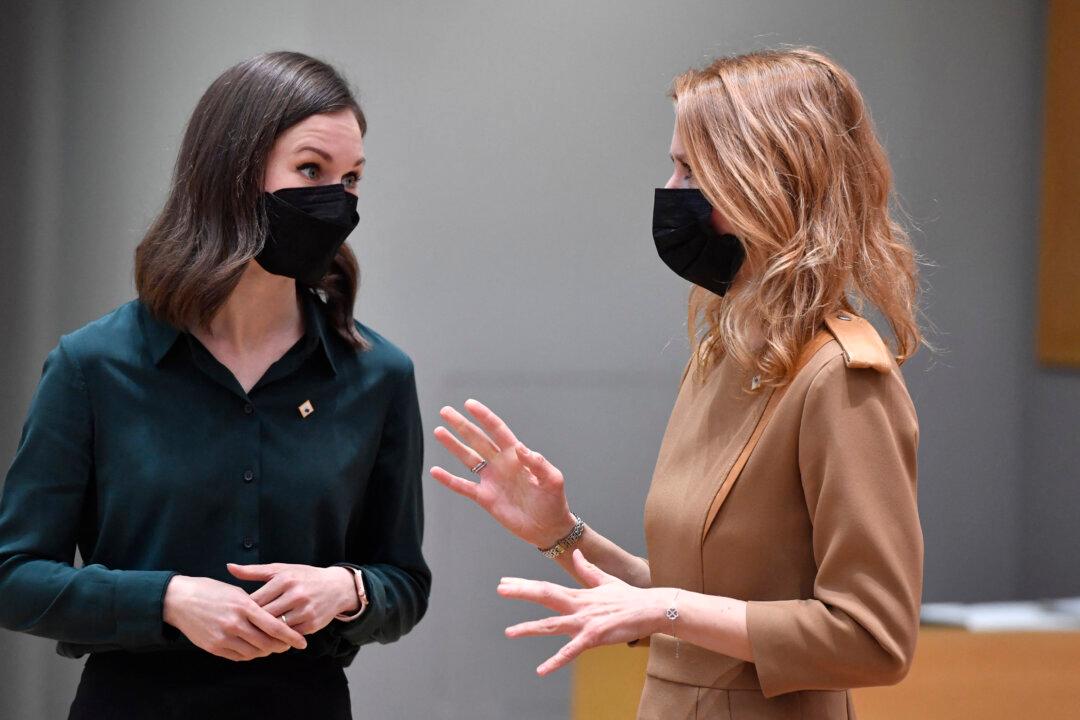 Estonia, Finland Want Europe to End Russian Tourist Visas