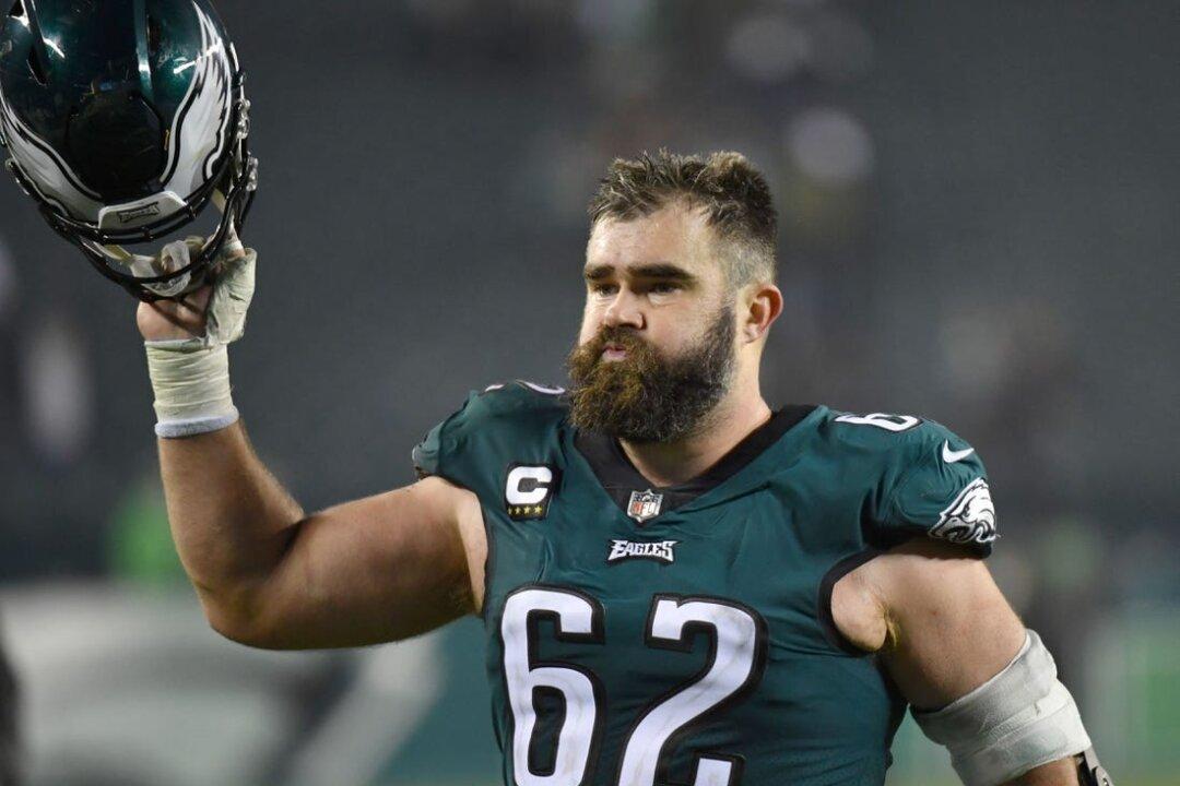 Eagles Center Jason Kelce Undergoes Elbow Procedure