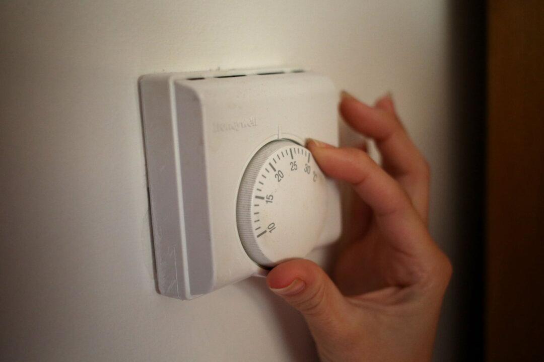 Some Canadians Can’t Afford to Heat or Cool Their Homes: StatCan