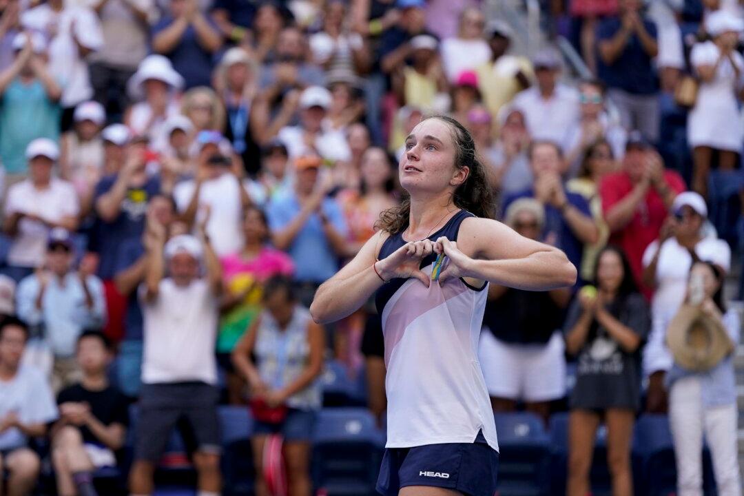 US Open Champs Medvedev, Murray Win; Ukrainian Stuns Halep