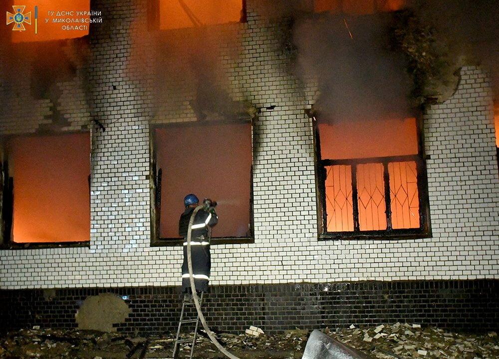 Ukraine Under Pressure in East as NATO Chief Says Russia Must Not Win