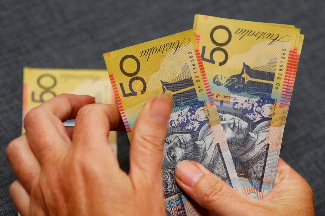 150,000 People Sign Petition Against Cashless Society