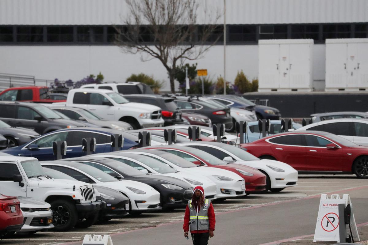 Tesla Returns to Growth in 3rd Quarter, Shares Surge Nearly 22 Percent