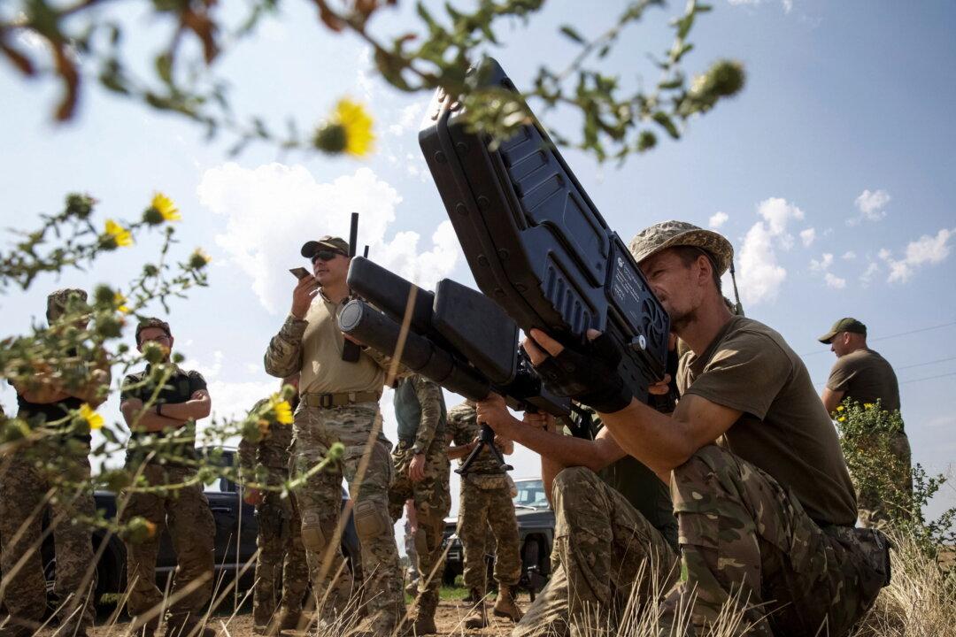 EU Split on Visa Ban for Russian Tourists, Kremlin Says Proposal Irrational