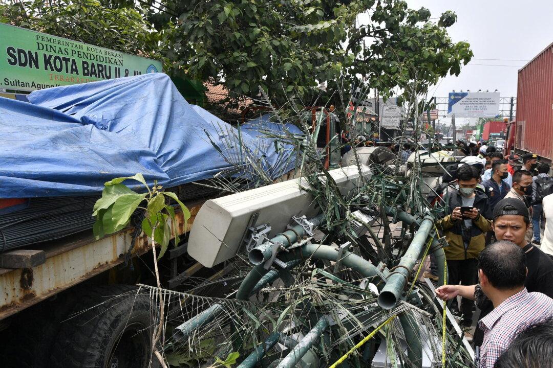 10 Killed in Indonesia in Truck Crash Outside School