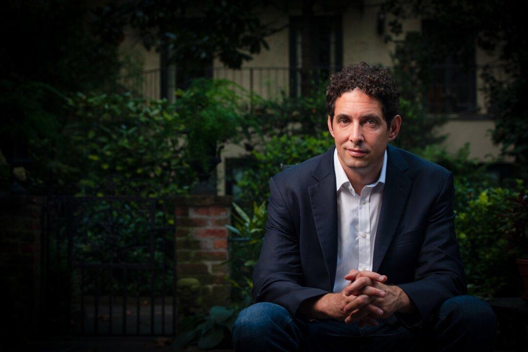 Alex Berenson Sues Biden, Pfizer Board Member Over Twitter Ban