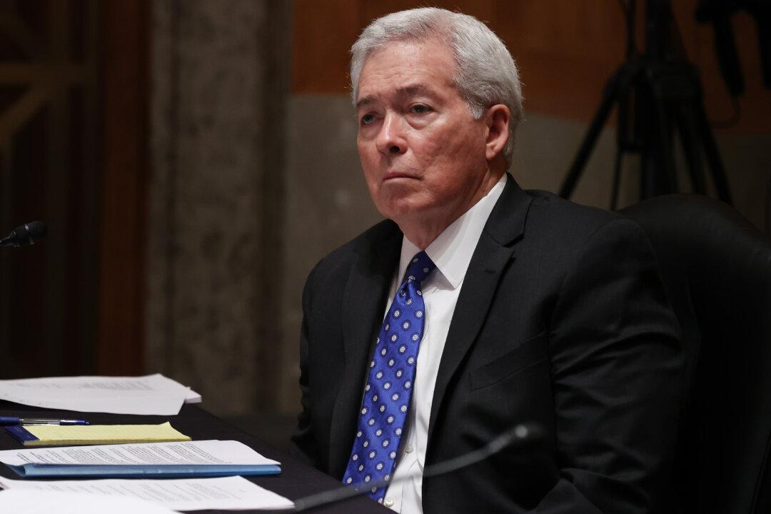 EXCLUSIVE: Former FBI Assistant Director Says ‘Handful in Leadership’ Are Politicizing Bureau, Following Mar-a-Lago Raid