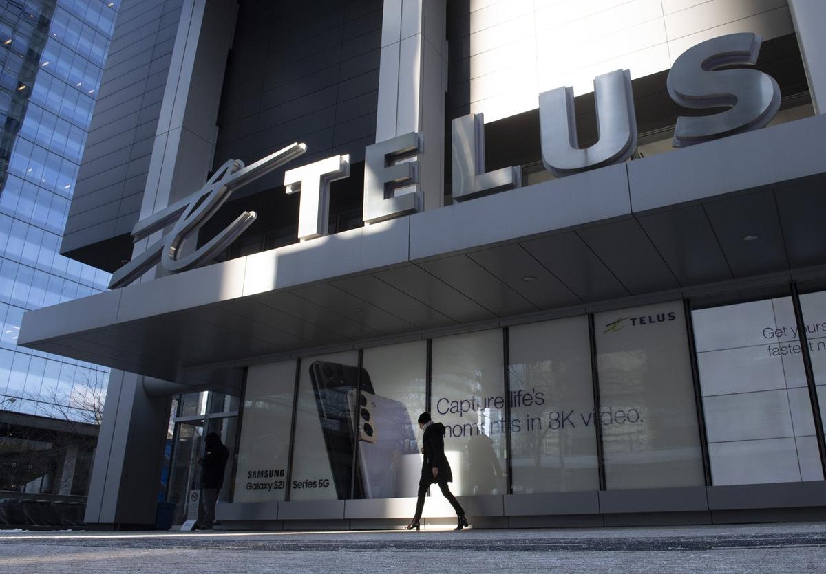 Telus Wants to Charge Customers a Fee for Credit Card Payments