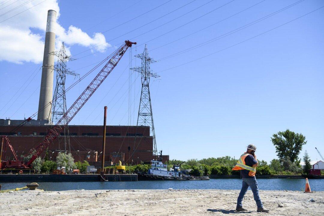 Toronto Hydro, Hydro One Say Power Restored After Downtown Outage