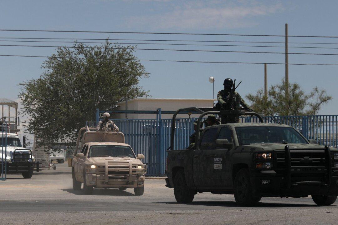 2 US Embassy Employees, 2 Mexican Officials Killed in Car Crash