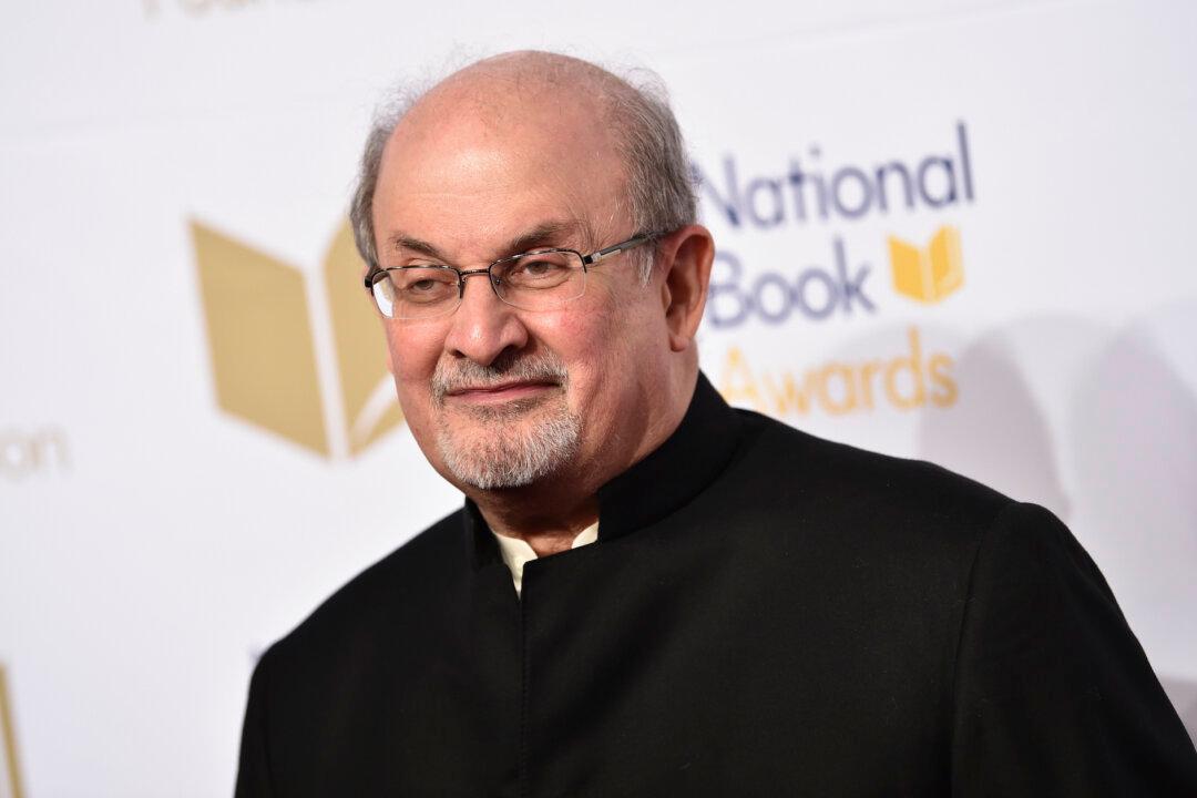 Prosecutor: Stab Attack on Salman Rushdie Was ‘Preplanned’