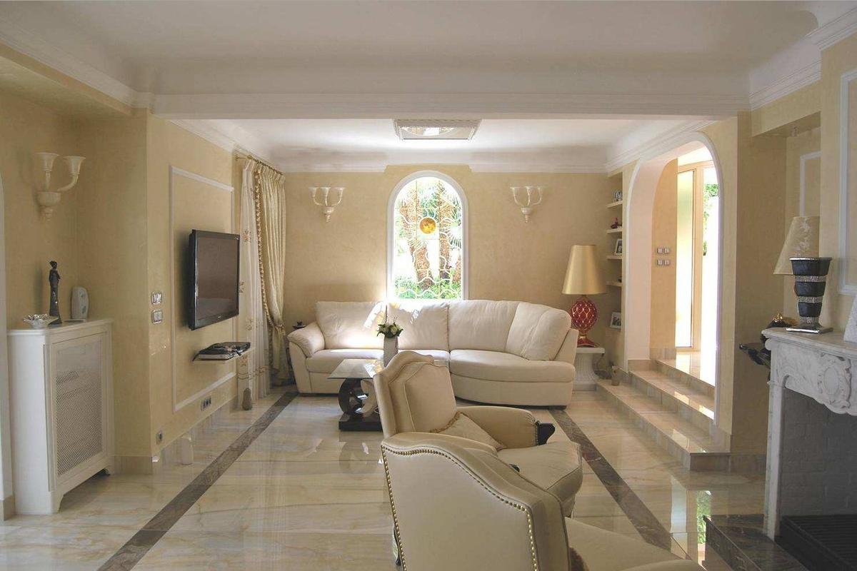 The villa’s lounging and entertaining spaces all exude a welcoming, luxurious feel. It's clear that considerable effort and the finest materials were utilized throughout. (The villa owners/Carlton International)