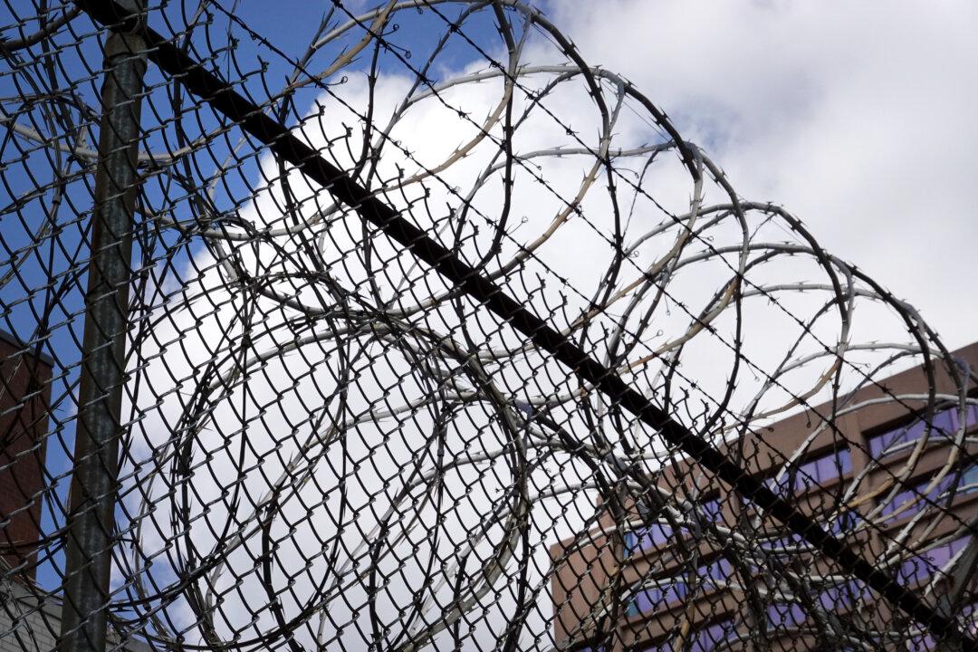 Illinois Lawmakers Push Legislation Allowing Prisoners to Vote