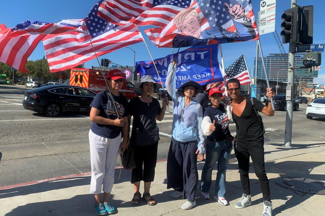 ‘Liberty not Tyranny’: Southern Californians Protest FBI’s Mar-a-Lago Raid