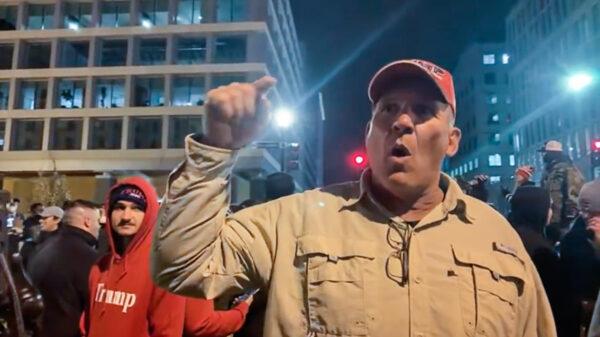 Ray Epps tells protesters on Jan. 5, 2021, that on Jan. 6 they need to go into the Capitol. (Villain Report/Screenshot via The Epoch Times)